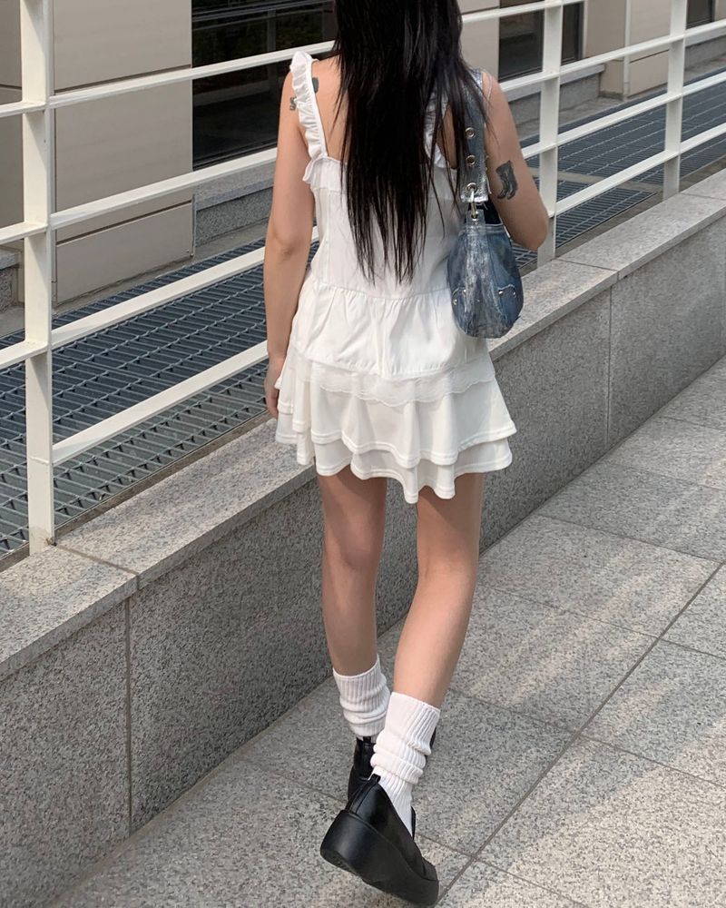 Low cancan skirt