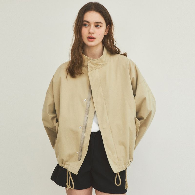 90s Classic Fishtail Short Bomber Jacket_Beige