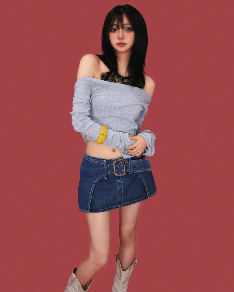 eve off-shoulder hood crop T