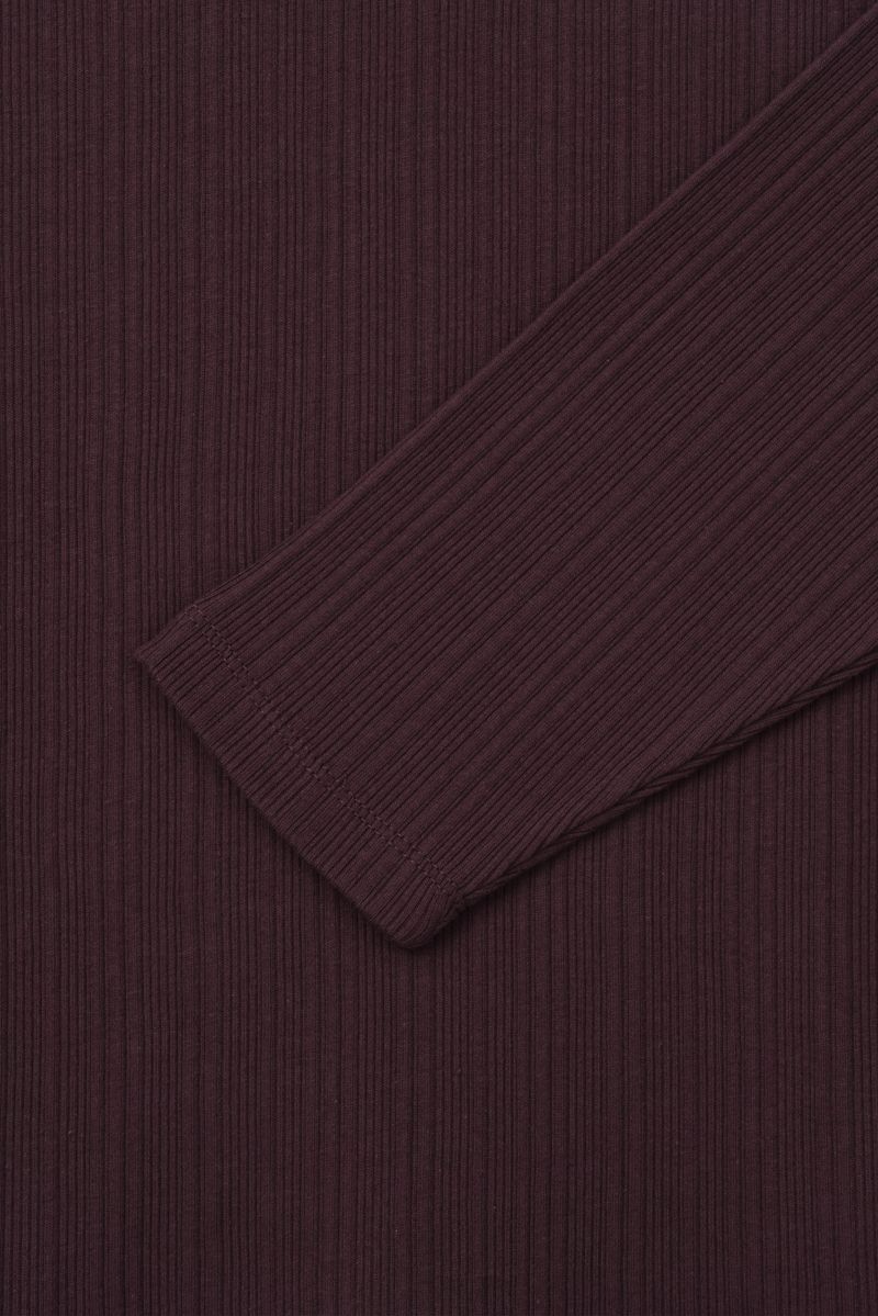 Lip u-neck long sleeve tee
