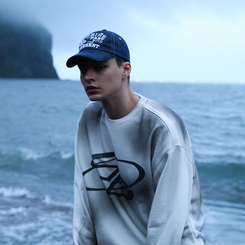 Lettering embroidered denim ball cap