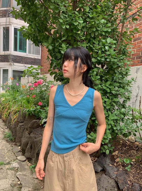 BAON（バオン）の「Toara Ribbed Diagonal Cut V-neck Sleeveless（Tops）」