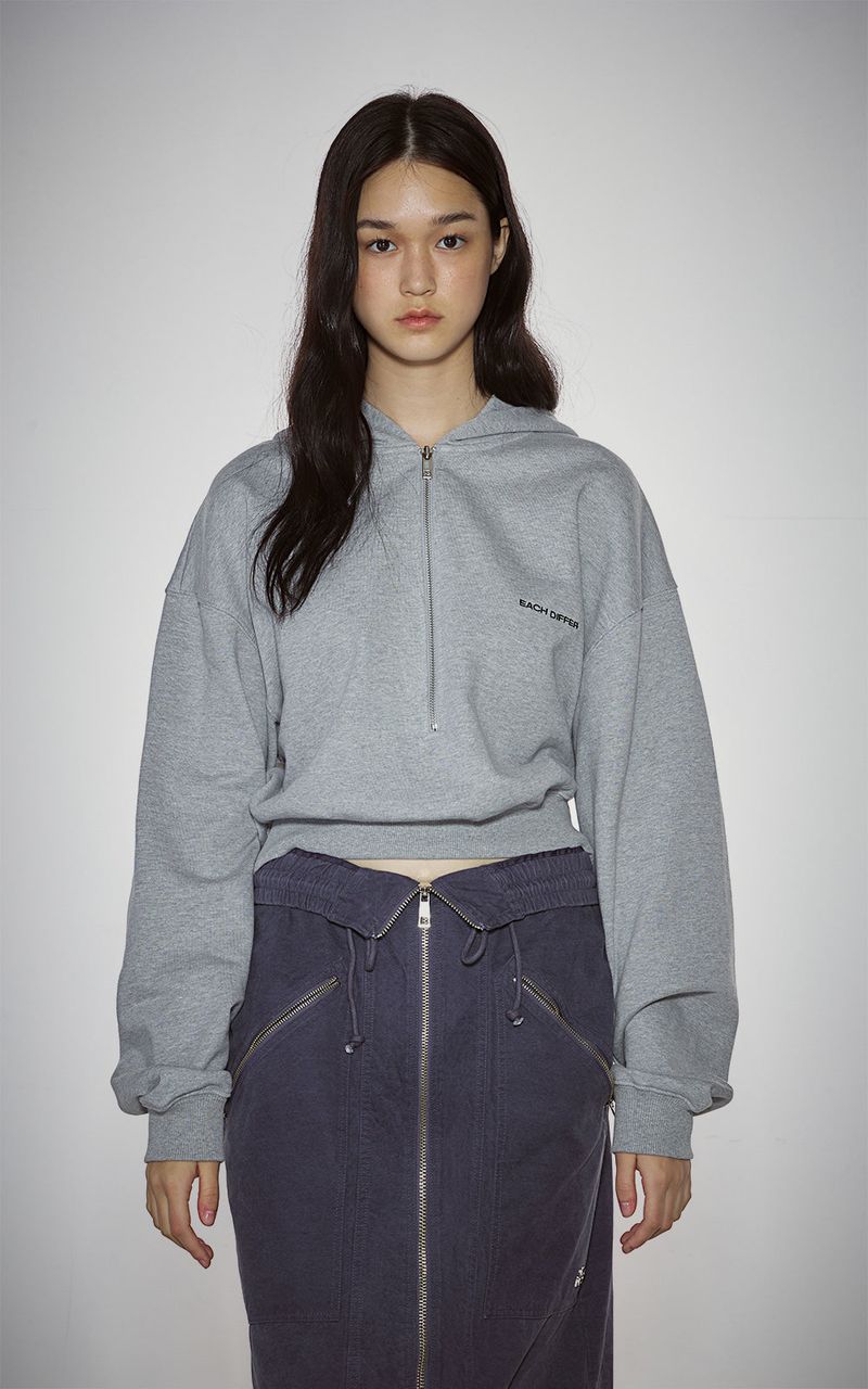HAIF-ZIP HOODIE (CROP)_GRAY