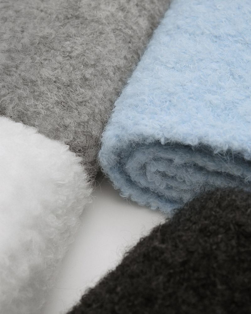 Taha wool boucle muffler