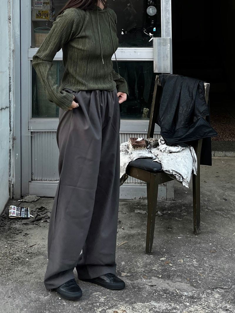 Minimal wide banding slacks