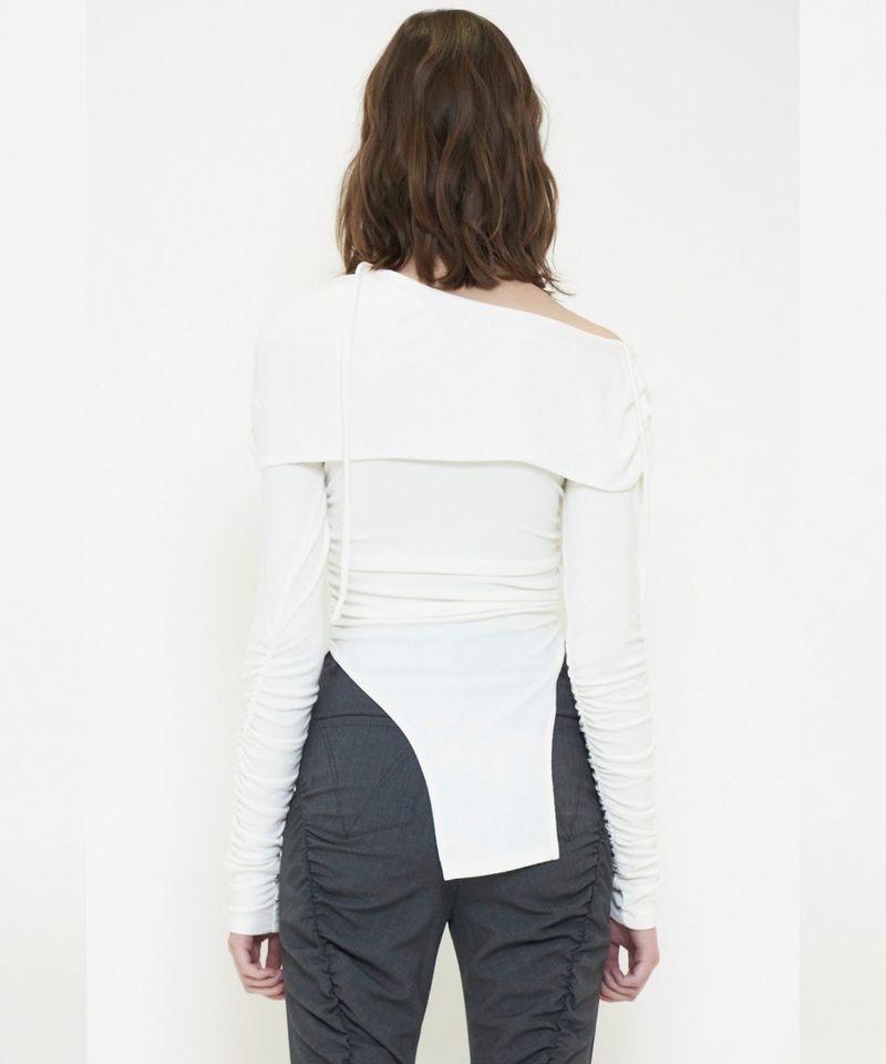 DEFORMATION OFF SHOULDER TOP