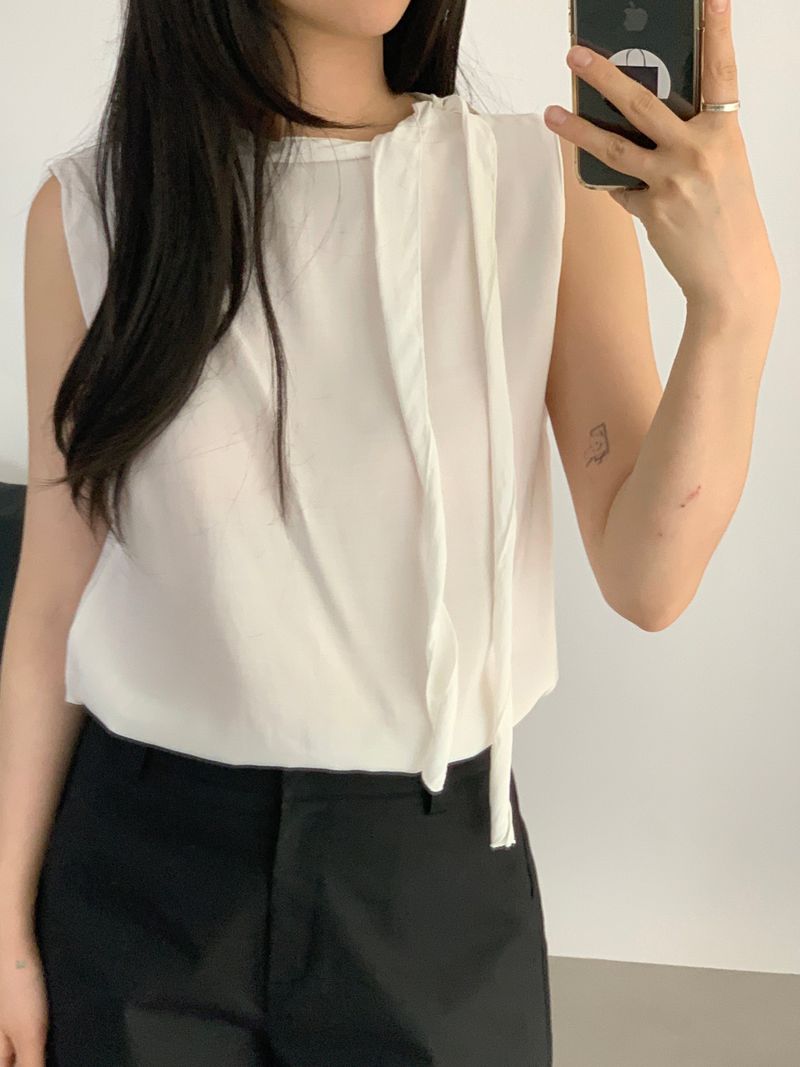 Aiden Tie Sleeveless Blouse