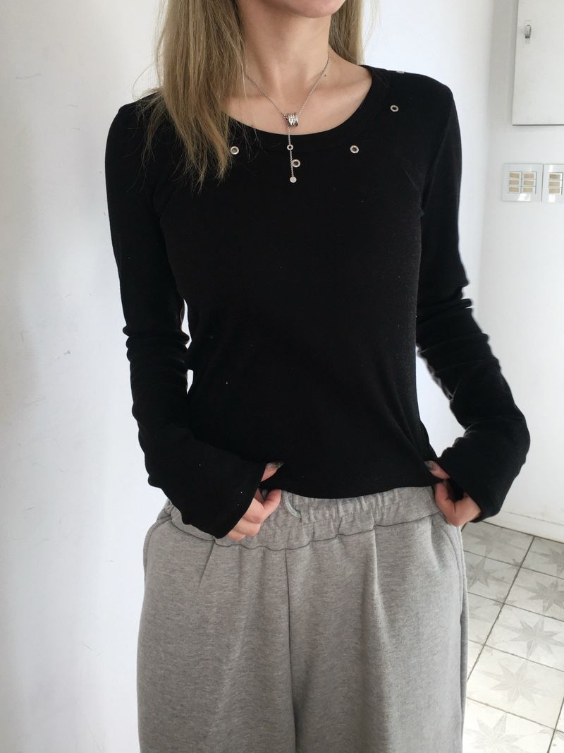 RITCORE（リットコア）の「エンドUネックアイレットスタッドクロップTシャツ (6c)（トップス）」