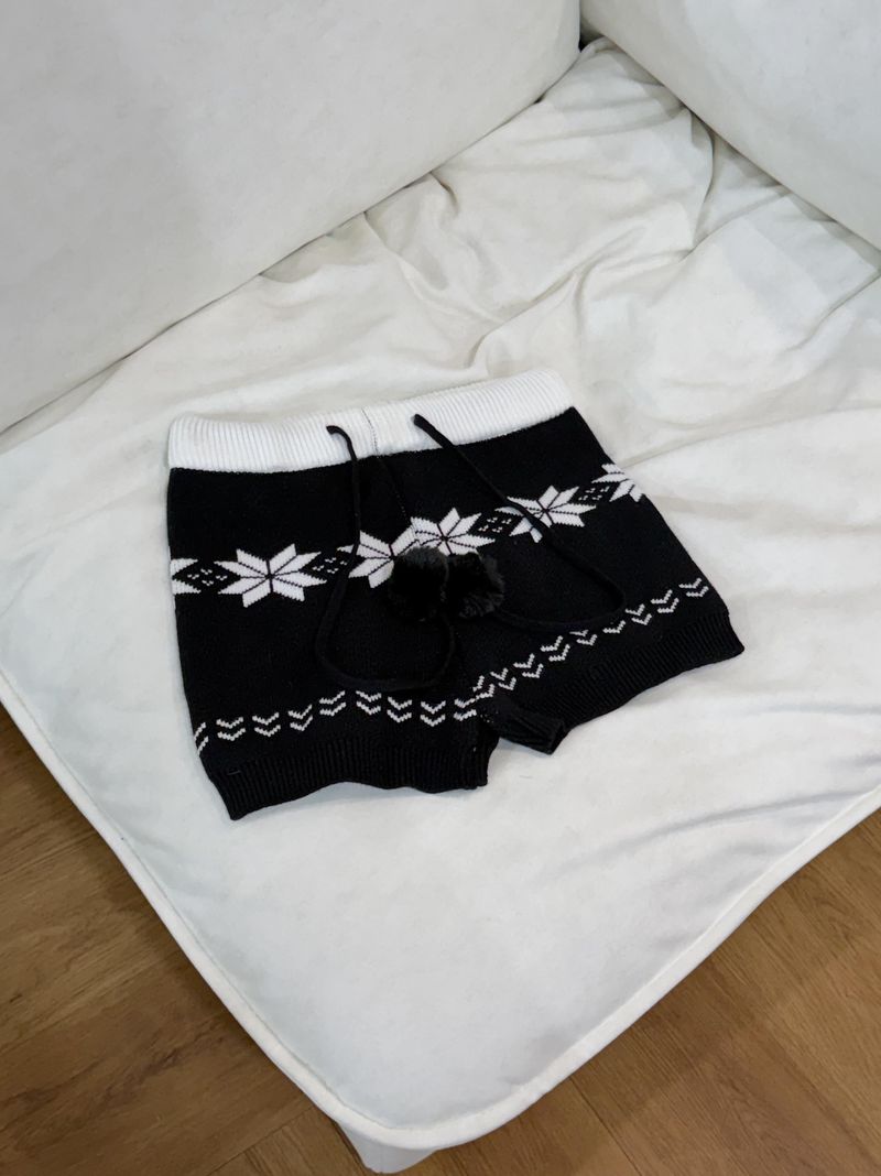 Graphic Knit Shorts