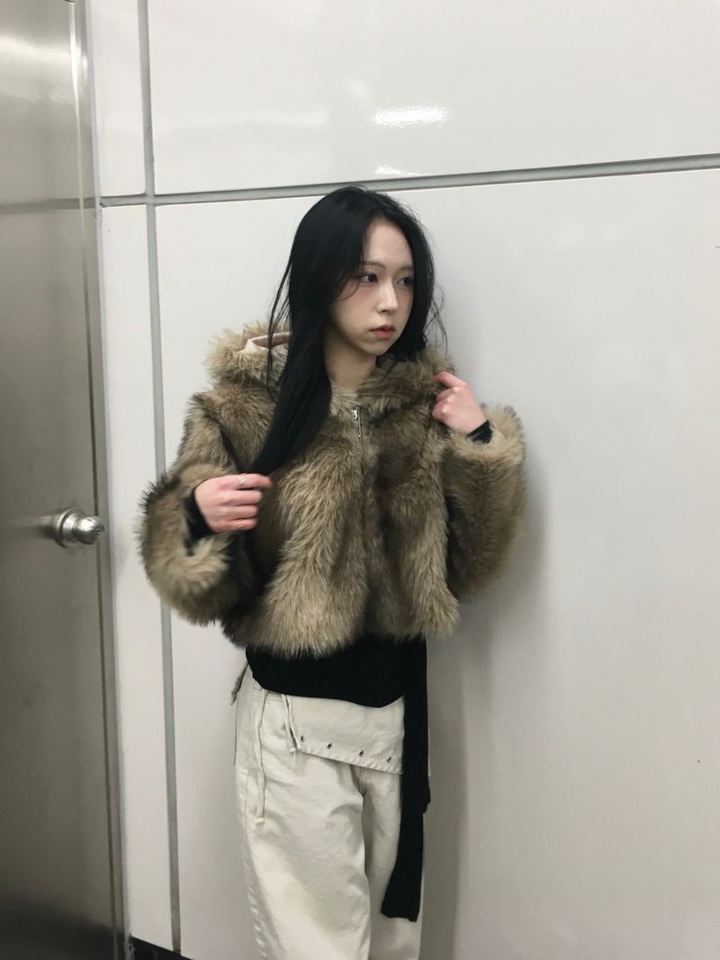 Mua Crop Fur Jacket (1c)