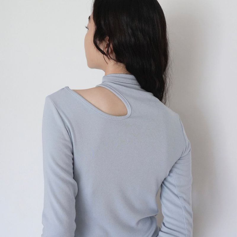 shoulder cut out tops