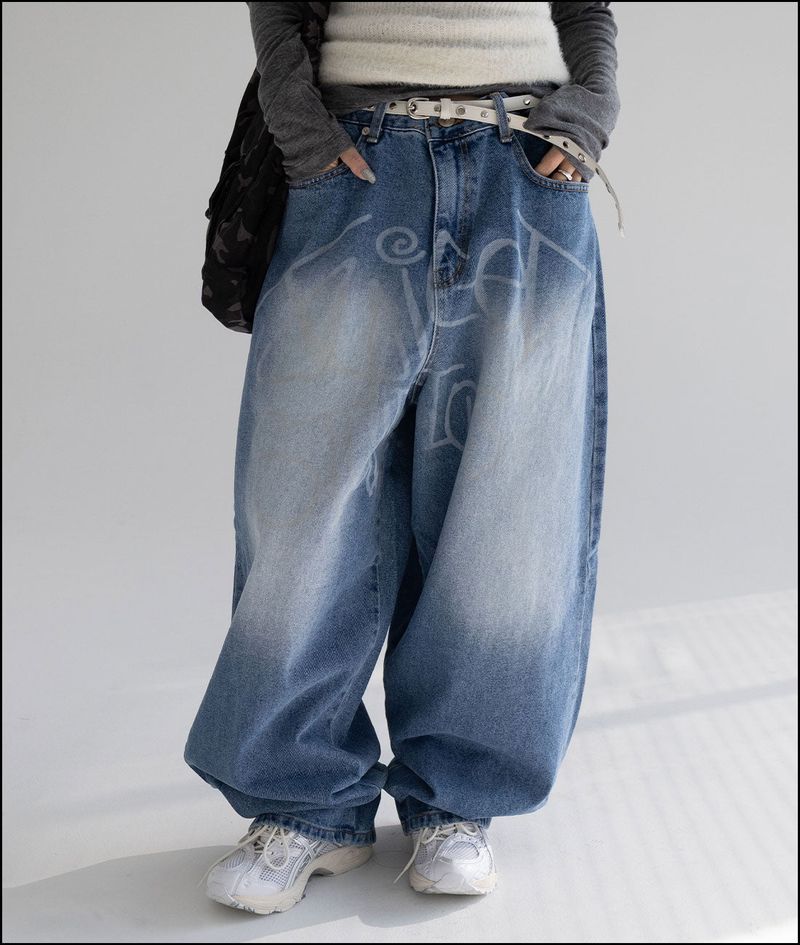 un:tyl(オンタイル)の「Penic lettering ballon curved denim pants(Pants)」