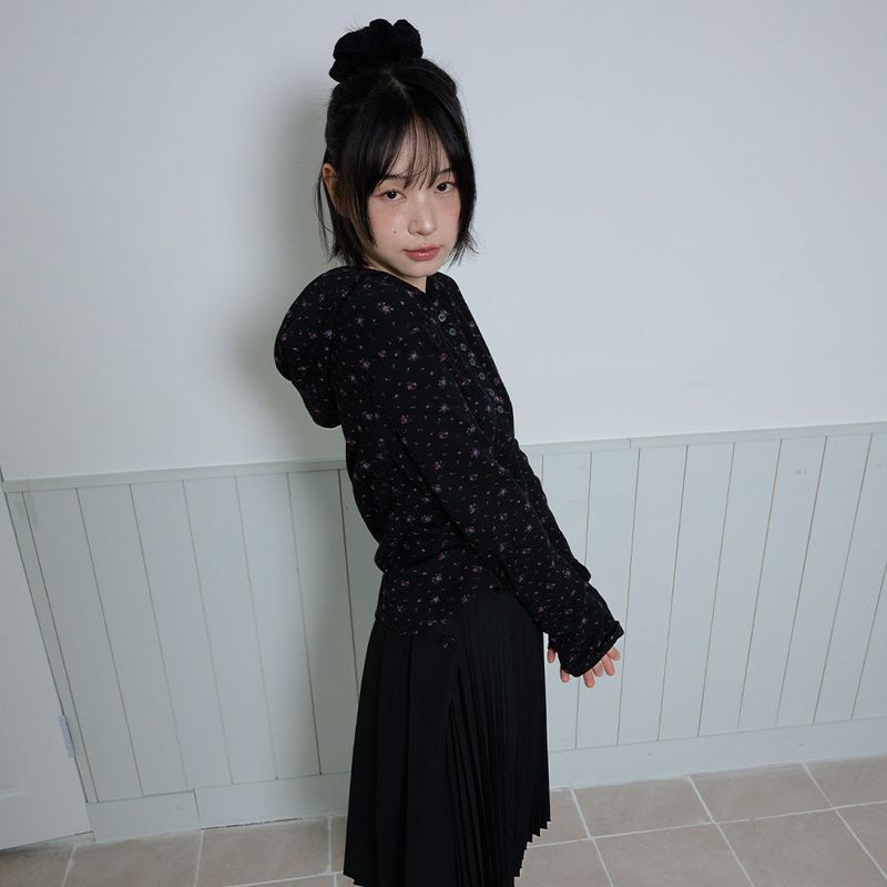 FLOWER WAFFLE BUTTON HOODIE - BLACK