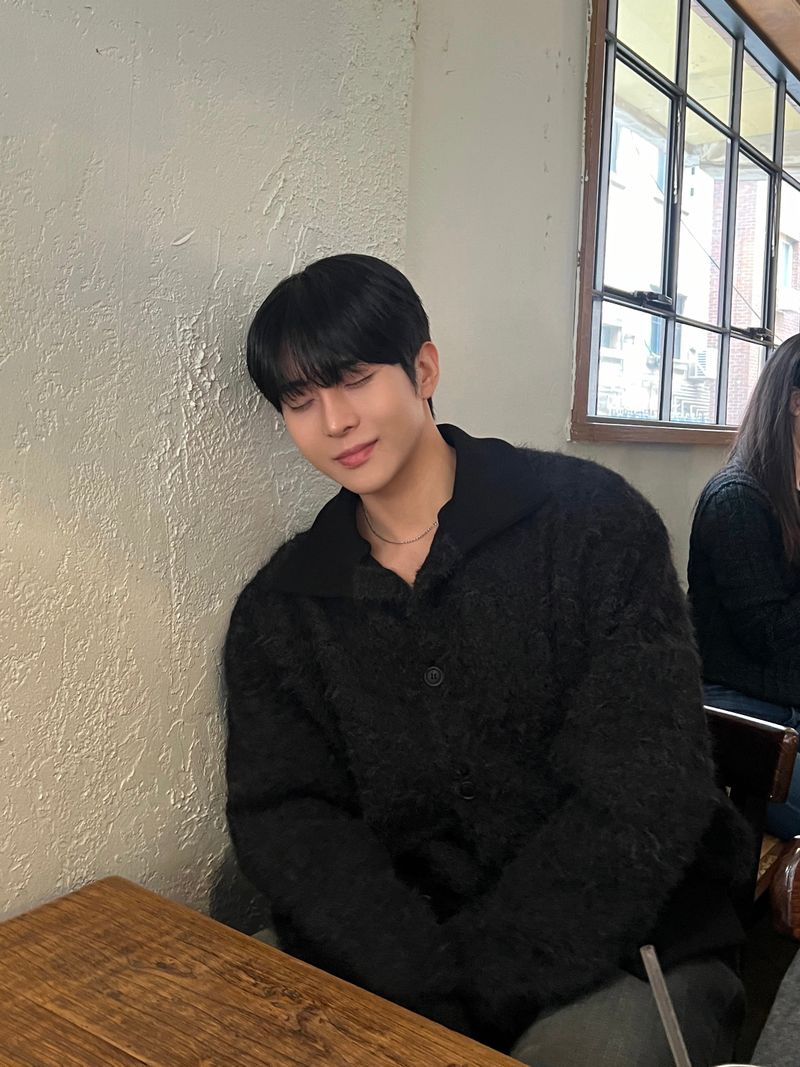 INF High-neck cardigan