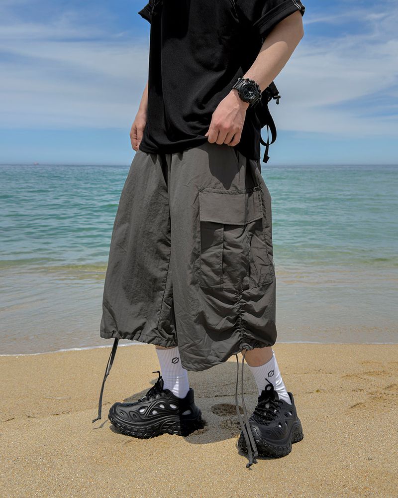 JIIGEUM(ジグム)の「Shuren Shirring Cargo Bermuda Pants(Pants)」