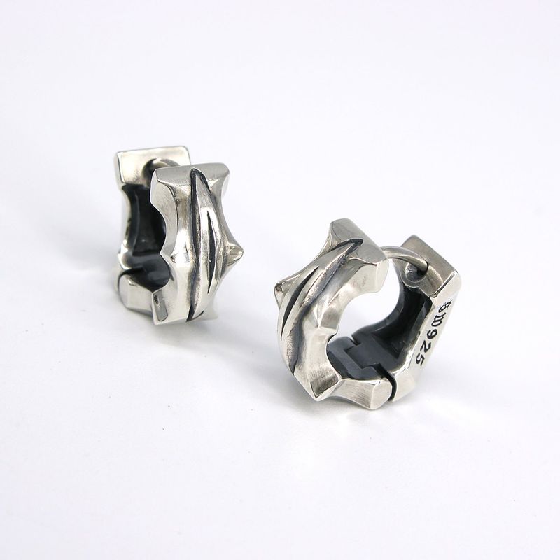 Sagitta-R1 silver hoop earring