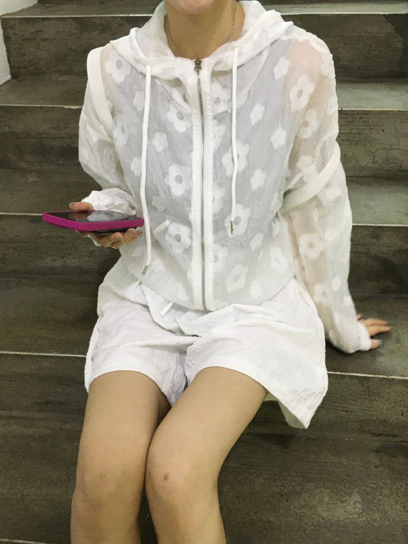 Zan Flower Embossed Short Pants (5c)