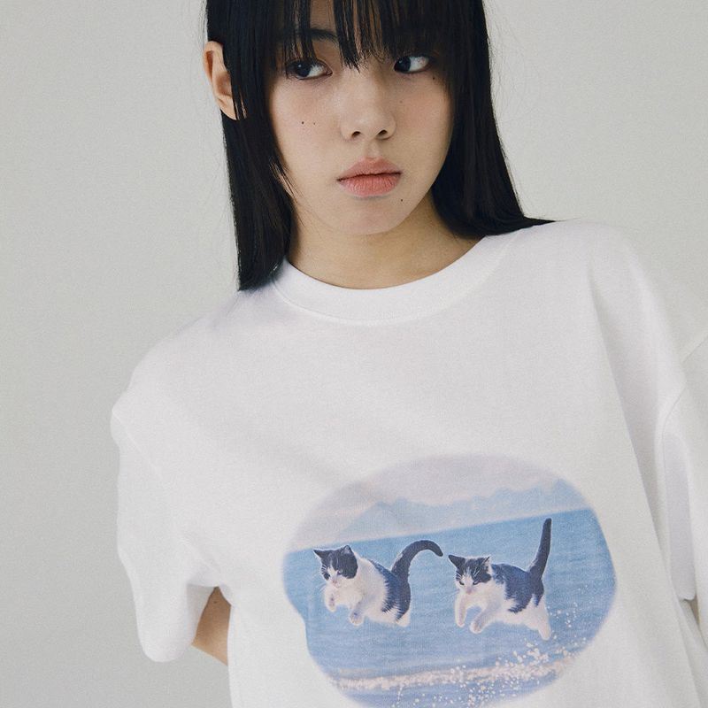 ITZAVIBE（イッザバイブ）の「SUMMER CAT T SHIRT（Tops）」