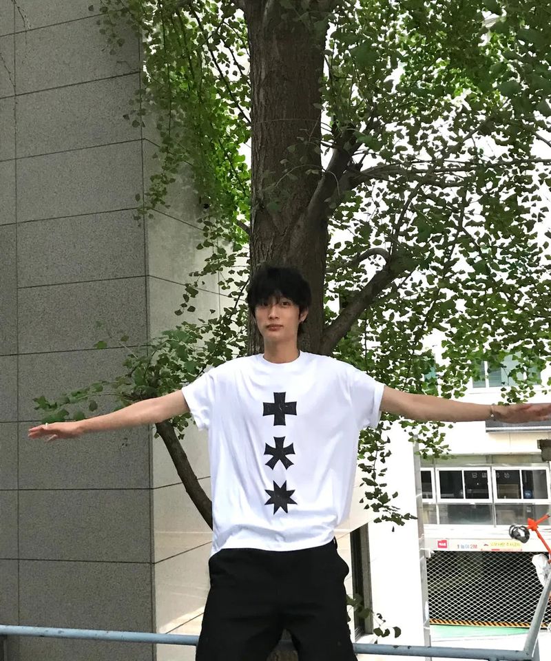 MM THREE SYMBOL LOGO T-SHIRTS (WHITE)