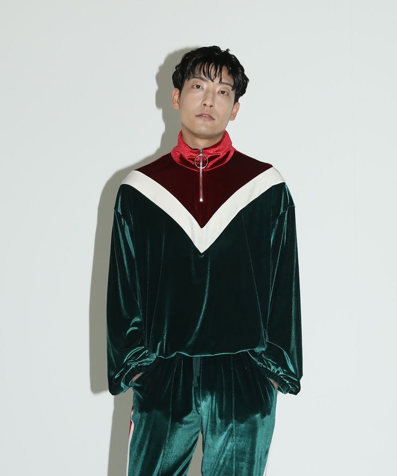 velvet training zip-up top-GREEN