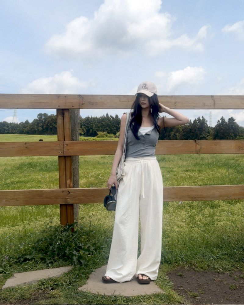 Betts layered sleeveless (with built‑in cups)