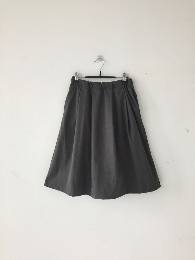ベーシックミディスカート