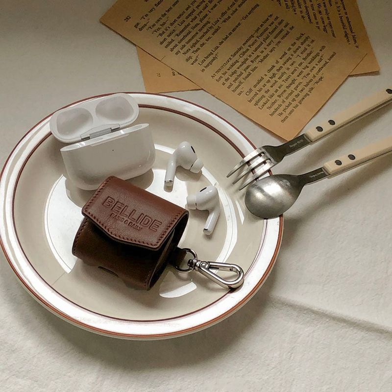 BEIDELLI（ベイデリー）の「[BELLIDE MADE/AirPods3,4] アンティーク, AirPodsケースキーリング（スマホグッズ/小物）」