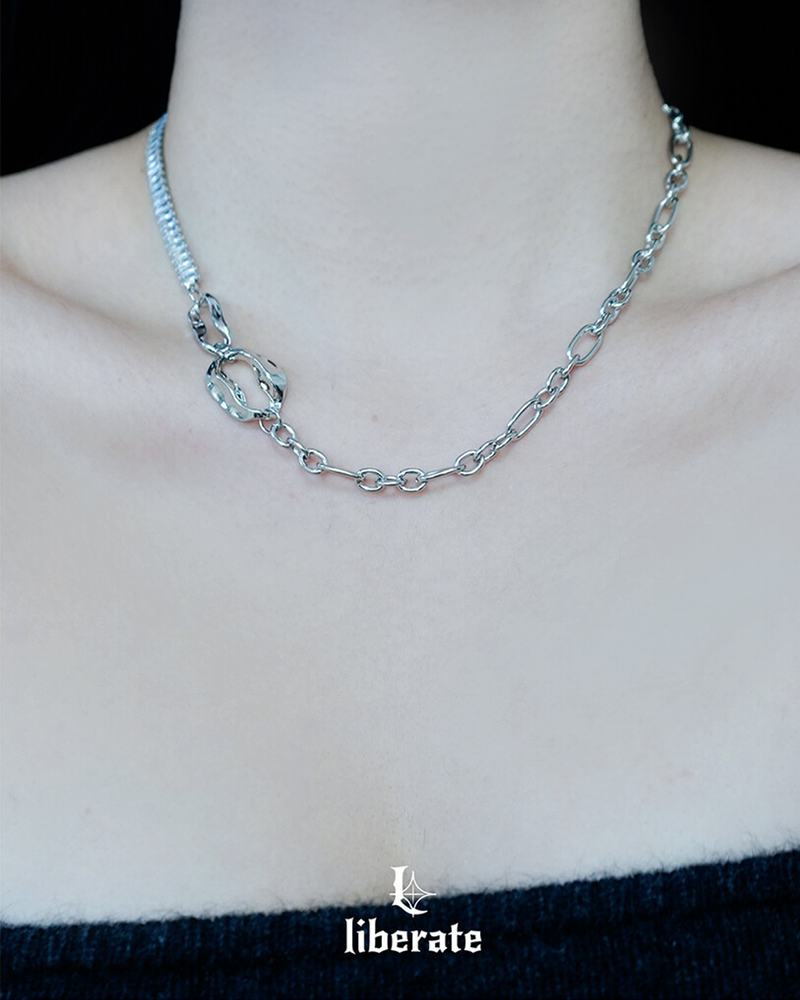 Crumpled Cubic Chain Necklacae