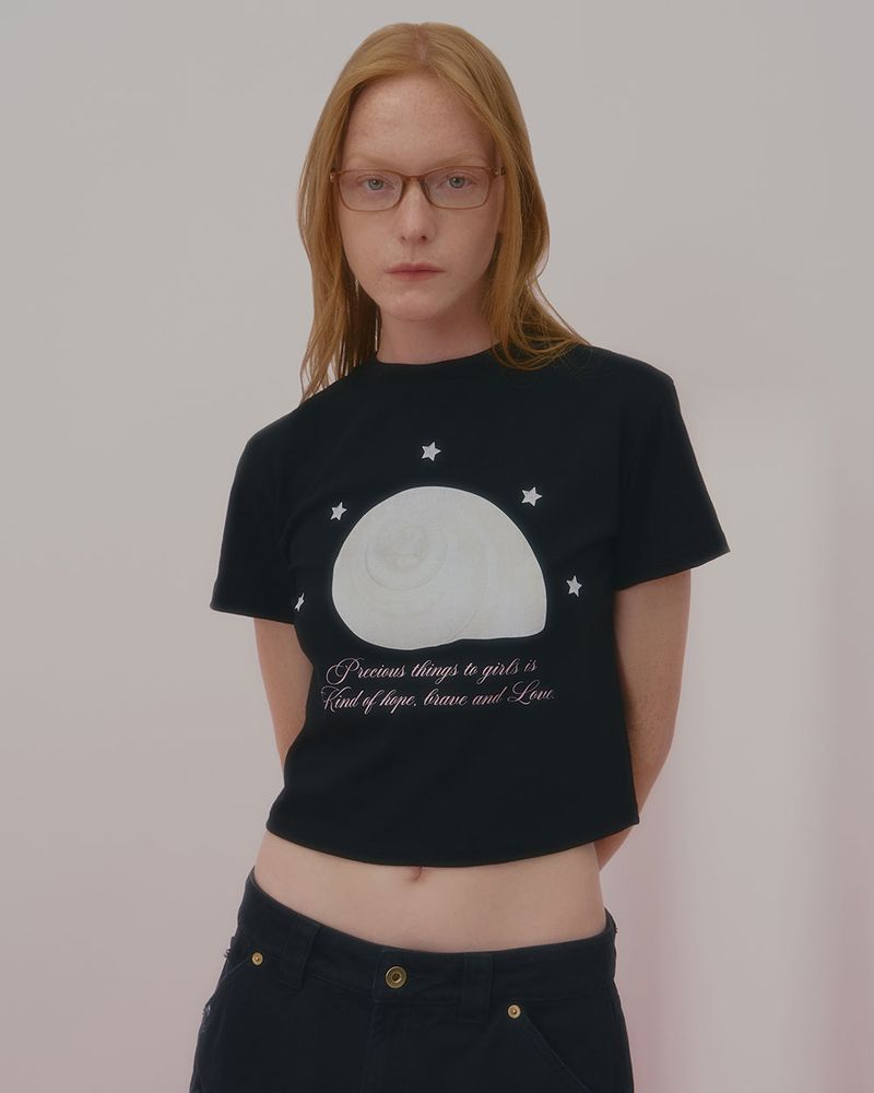 CHARMING SHELL CROP TSHIRT-BLACK