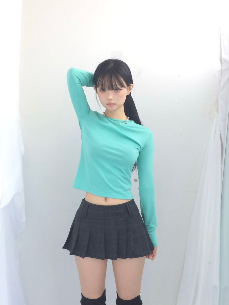 ner.ui.bin（ノエビン）の「クリーンネックソフトティーシャツ（トップス）」