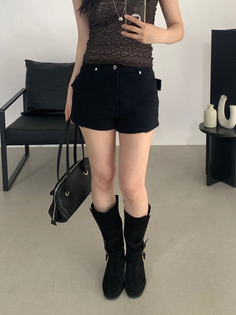 Luisa eyelet belt shorts