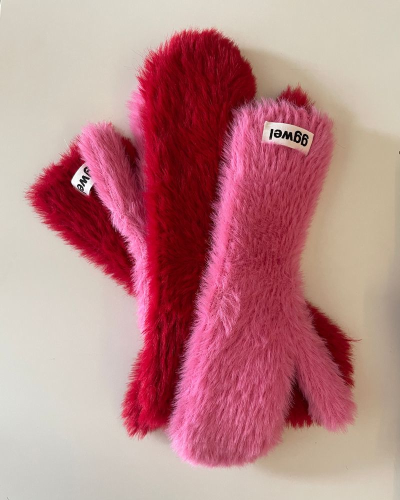 FLUFFY ANGORA GLOVES