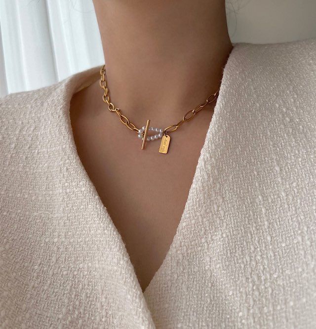 jum Pearl Guest Look Toggle Bar Bold Short Chain Necklace