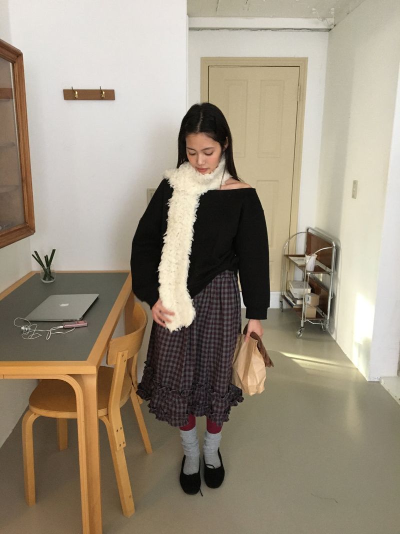 Movi Fluffy Fine Wool Muffler (4 Colors)