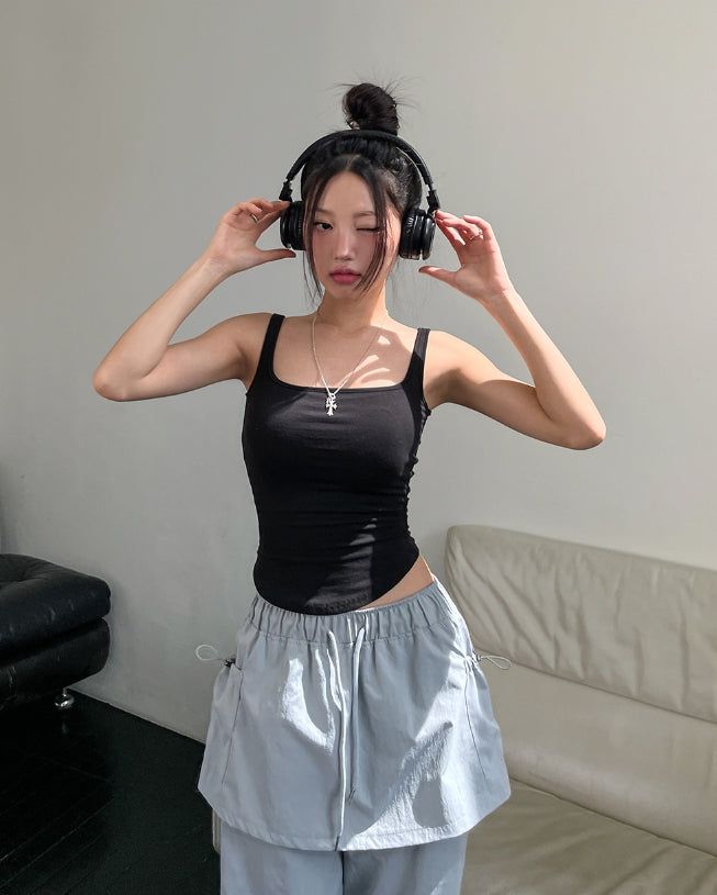 ULAN（ユレン）の「[U-BASIC] Tommy Basic Square Neck Sleeveless (+With Cup)（Tops）」