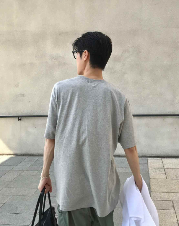 Square frame lettering shorts sleeve T