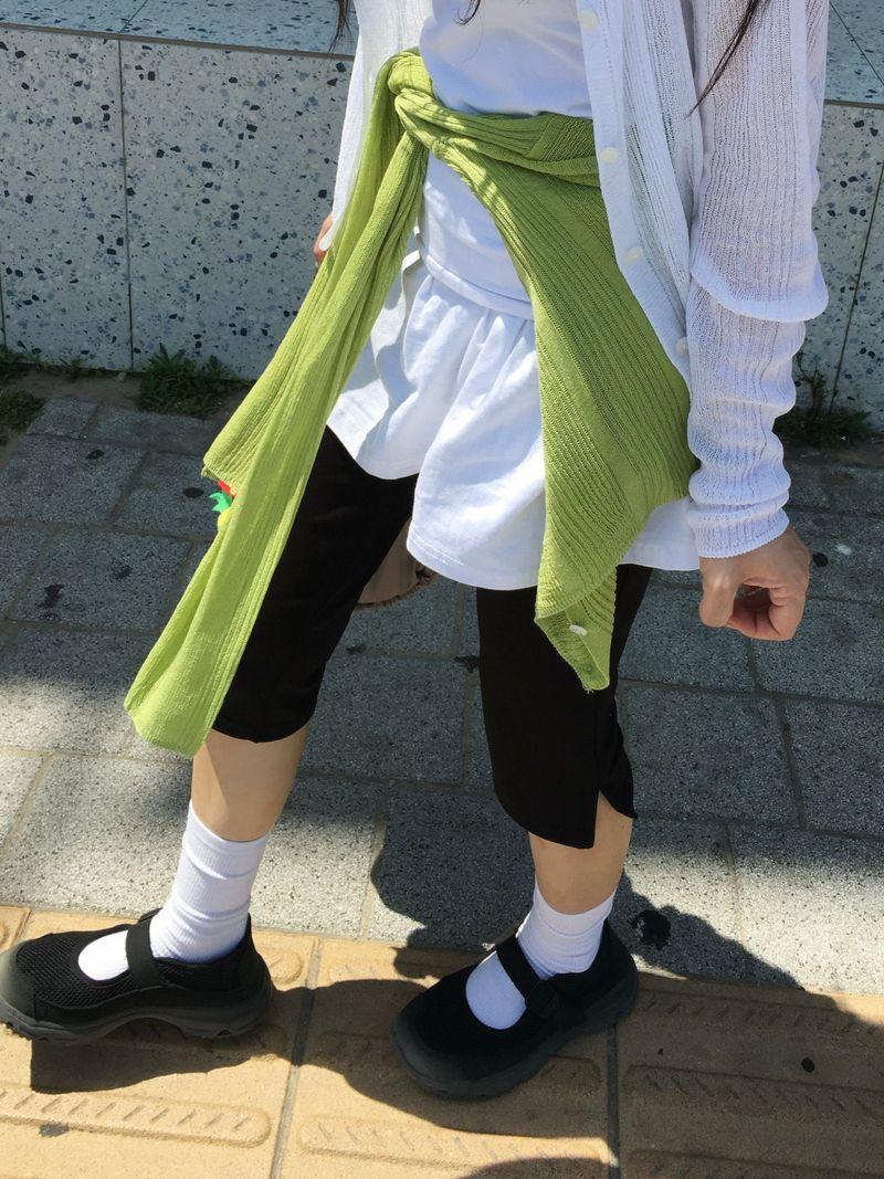 Leaf Slit Capri Pants (1c)