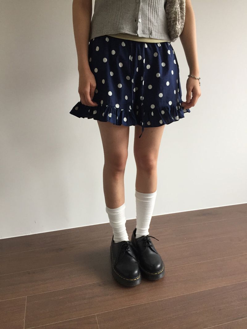 Pu Dot Frill Shorts  (2color)