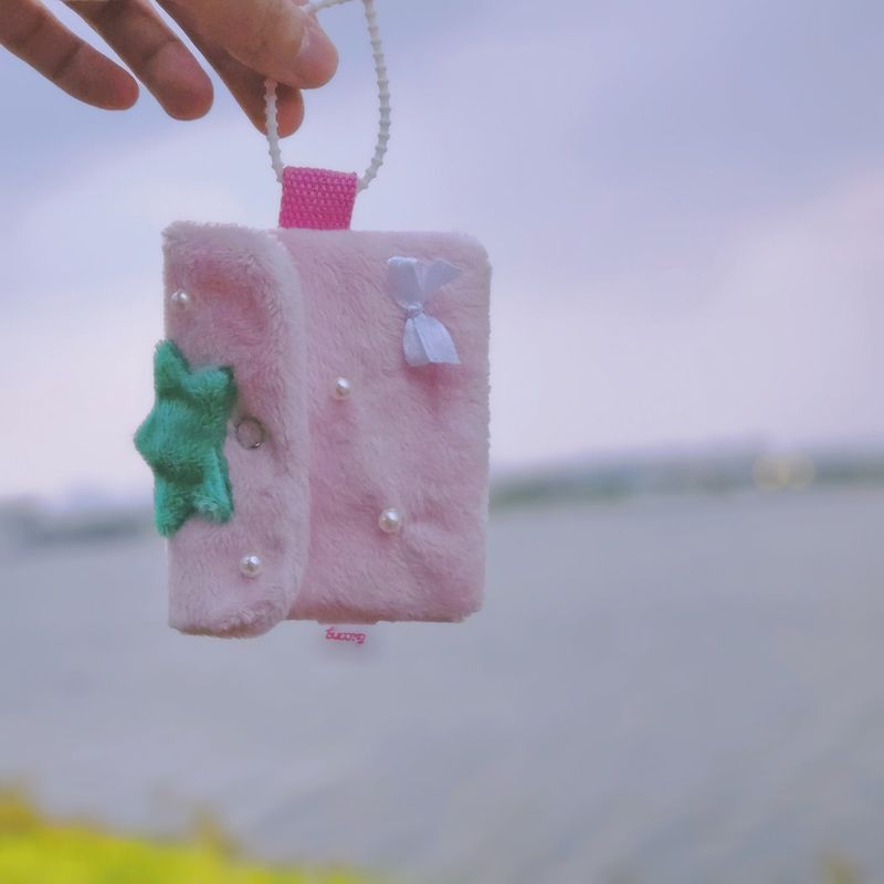 [MADE] fluffy strawberry pouch