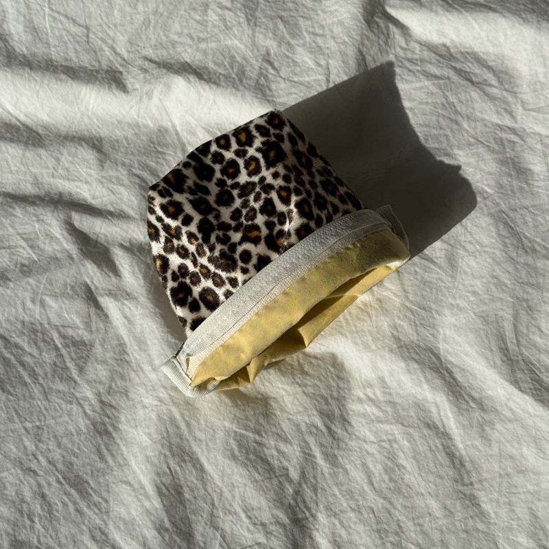 classic pouch_leopard velvet ivoryorange