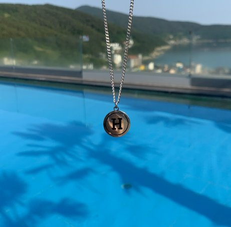 LOOKPLE（ルックプル）の「 H-Medal Chain Necklace（Accessories）」