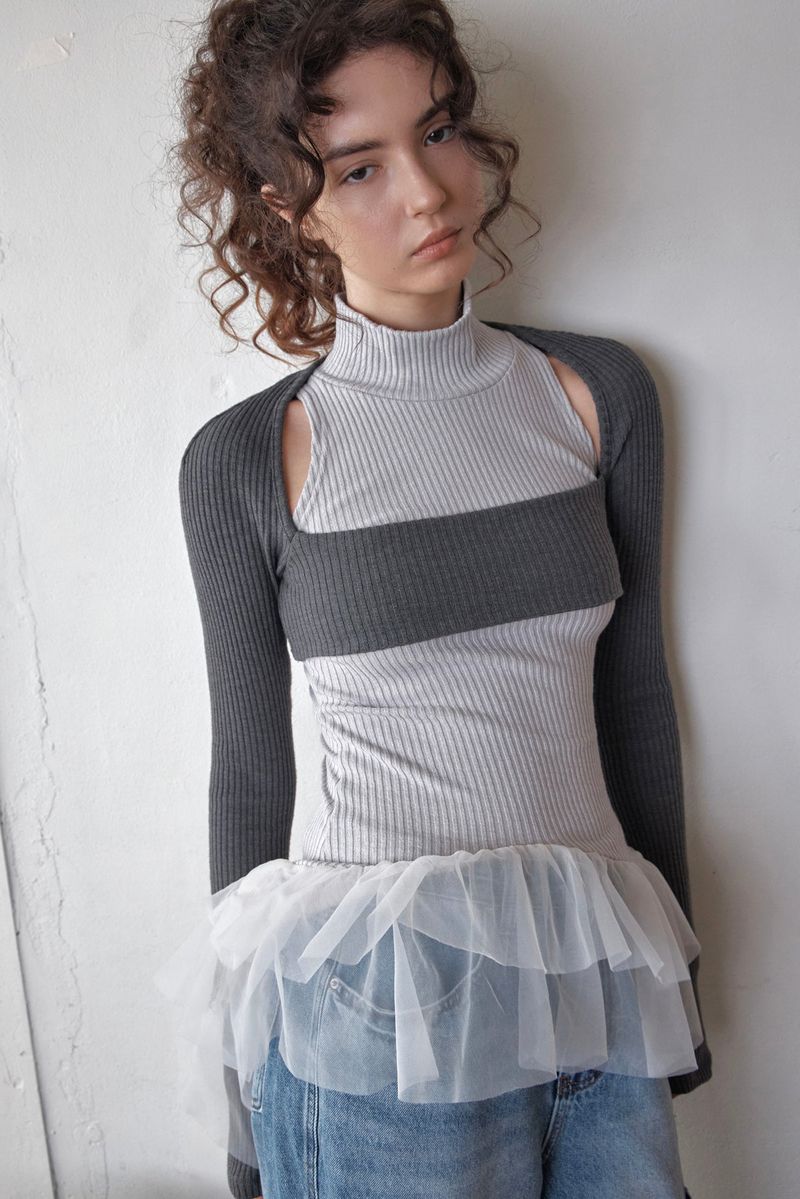 POSE TANK TOP	- LIGHT GREY