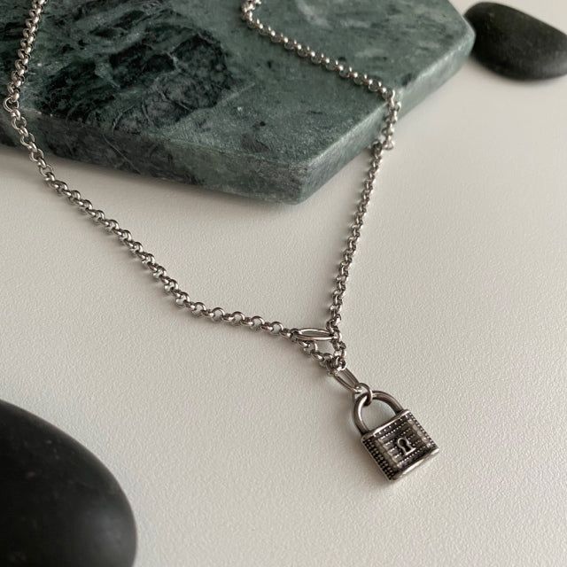 mal Lock Bold Chain Necklace
