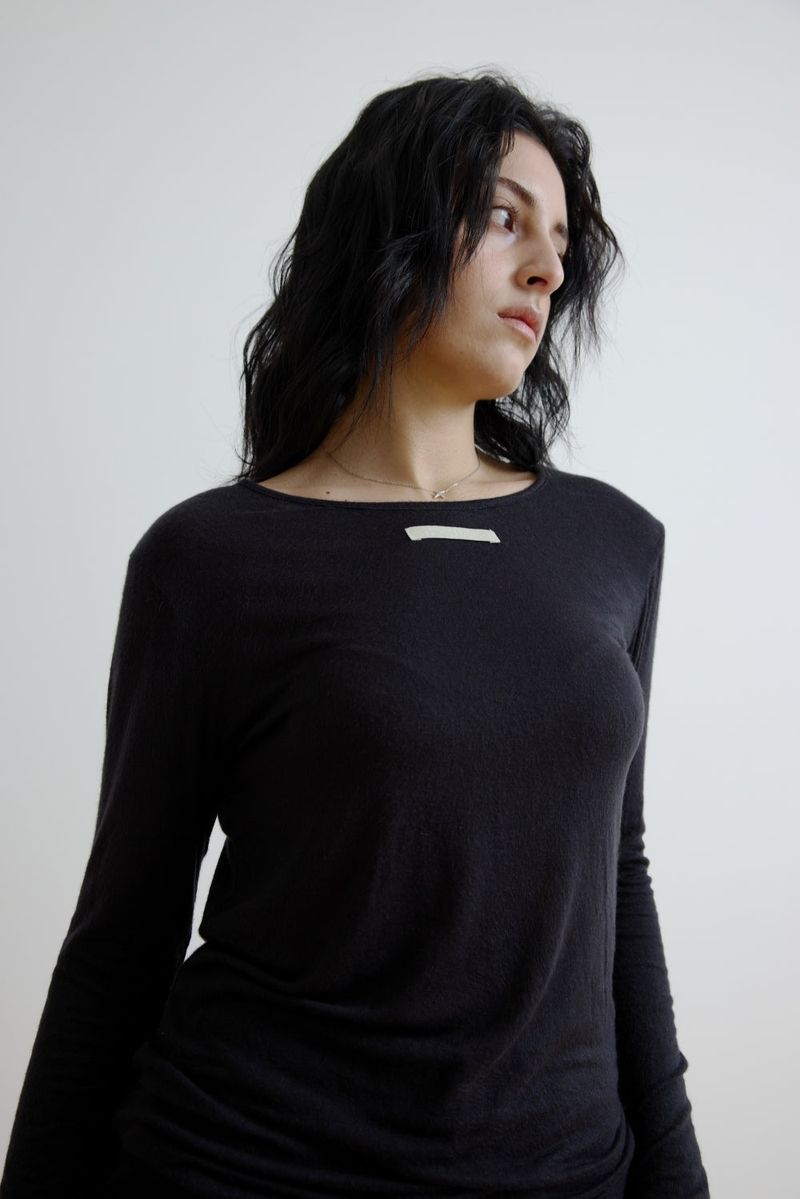 OHA BASIC TEE (BLACK)