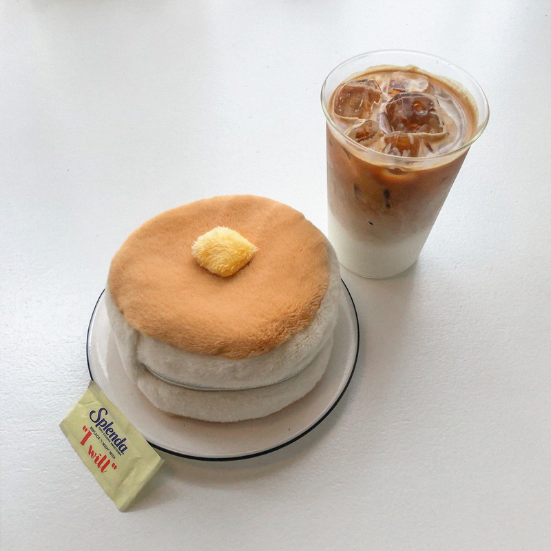 Katze(カッツェ)の「スフレパンケーキポーチ(スマホグッズ/小物)」