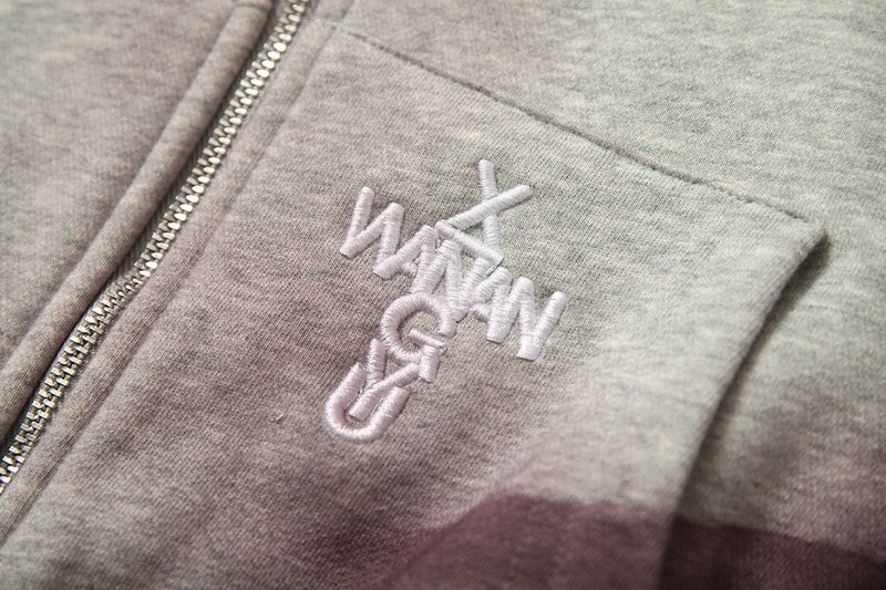 【Keshi】SPRAY RED SHORT CUT ZIP HOODIE