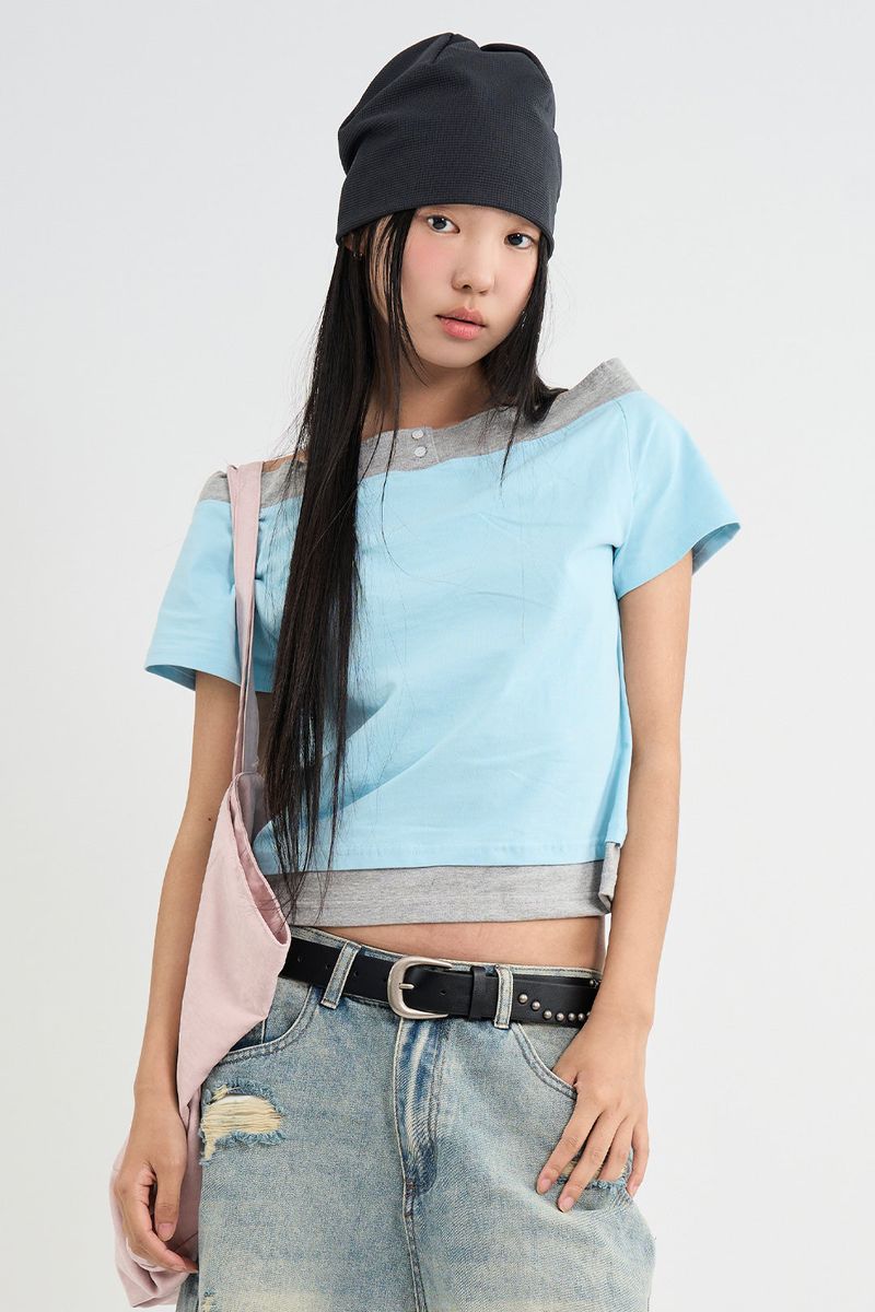 Raucohouse（ラウコハウス）の「Layered off-shoulder T-shirt（Tops）」