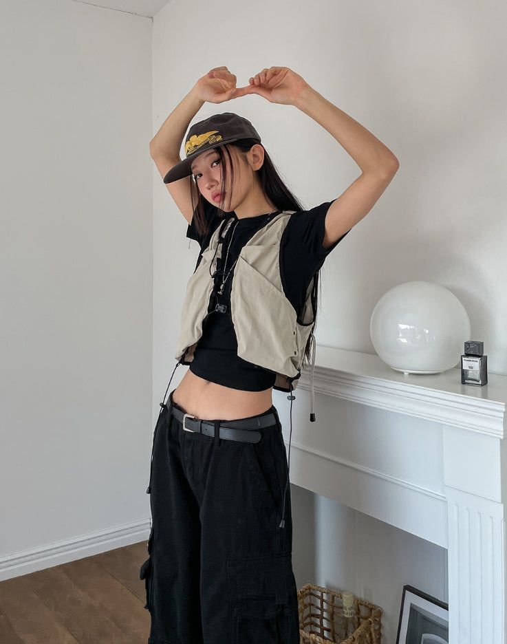 Lining string buckle crop vest