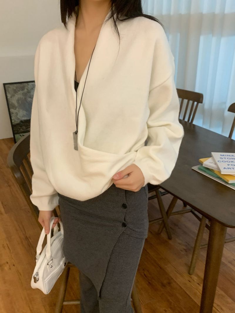 Melli Loose-Fit Wrap V-Neck Hidden Snap Knit Top
