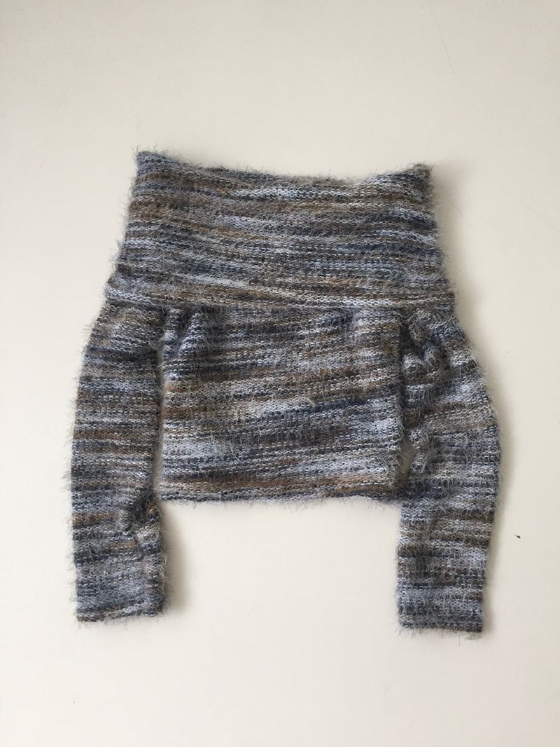 Color combination angora off-shoulder knit